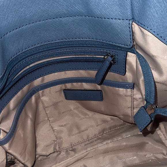 Michael Kors Blue Shoulder Bag - Picture 3 of 6